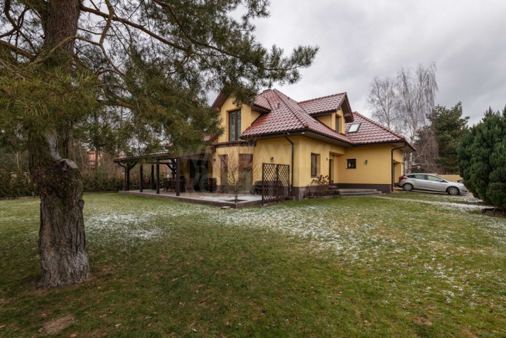 Dom Sprzedaż Sadowa 1